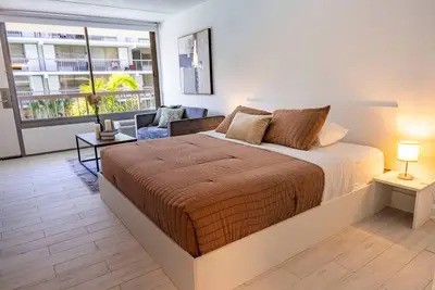 Image de Sleek and Luxury Studio near Parks/ Free Parking