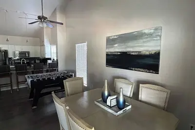 Image de 3-bedroom building in fabulous Montgomery with Ac