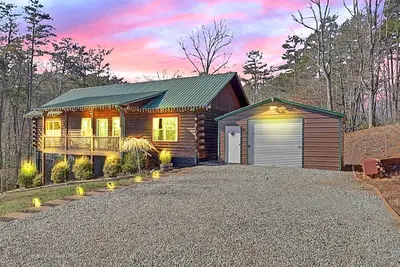 Image de Epic Cabin Vibes! Game Room, Hot Tub, Dog friendly, Firepit, near Wineries!