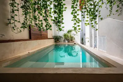 Image de Stylish Studio w/ Rooftop Pool, Walk to Beach +5th