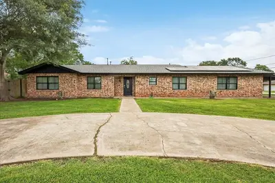 Image de 4 bedroom home in Bridge City