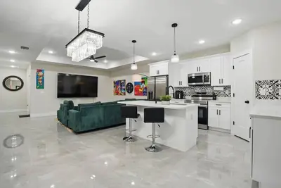 Image de Brand New Vacation Home! 3/2