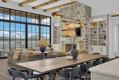 Image de Where luxury meets perfection. 6br, 4. 5ba on Lake Chatuge.