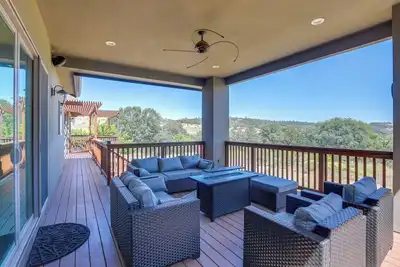 Image de On-Site Vineyard: Gem on 10 Acres in Pilot Hill!
