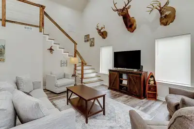 Image de Walk to River: Newly Built Home in Heber Springs!