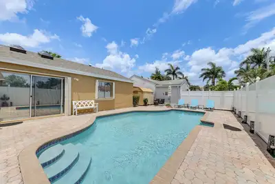 Image de Golf & Shop: Gem w/ Private Pool in Boca Raton