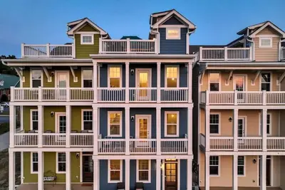 Image de 24 Guest Lake Hangout with 12 beds!