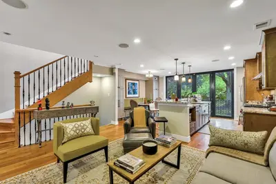 Image de Spacious 3-bedroom Townhome