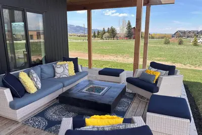 Image de Modern mountain home in Teton Valley