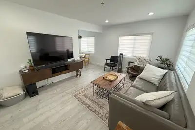 Image de Charming 1-bedroom house in Mid-City with WiFi, Ac
