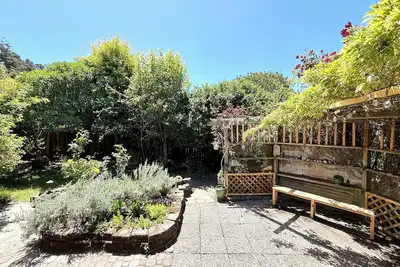 Image de 4-bedroom Home, Wifi, Rose Garden, 5 Minutes to beaches in Ft. Bragg