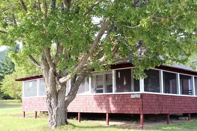 Image de Lakefront-Family & Pet Friendly-Adirondack Cabin