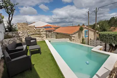 Image de Maison de vacances 'Castelos Amarelo' avec piscine privée, Wi-Fi et climatisation