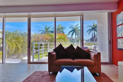 Image de 2 Bedrooms Pool View Next to the Beach