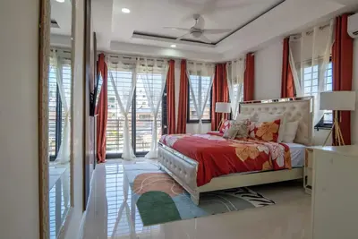 Image de 3 bedroom Rooftop Villa 360 degree View/partial Sea view Mountain view 3 balcony