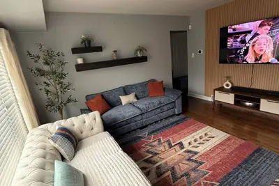 Image de Charming 3-bedroom house in fabulous Royal Oak with WiFi, yard w fence- Pets Ok