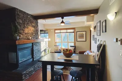 Image de Sable Ridge Retreat. Your basecamp for mountain adventures!