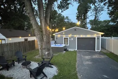 Image de Indy State Fair: Hot Tub, Corn Hole, Fast Wifi