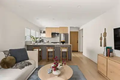 Image de Tide House - Unit B | Modern Seaside 1bd w Parking