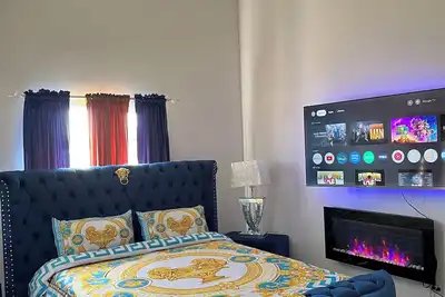 Luxury Versace-Inspired Stay in Portmore – Stylish & Comfortable 2 Bedrooms