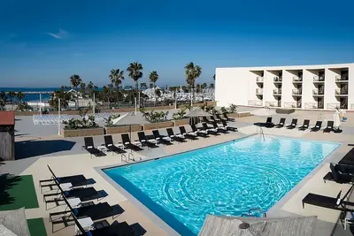 Image de Pet-Friendly Redondo Beach Getaway! Balcony & Near Clark Stadium