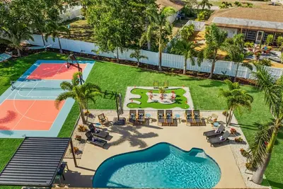 Image de Pickleball, Free Heated Pool, Mini-Golf, Basketball, Near Ami Beaches & Img