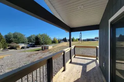 Image de Charming 3-bedroom cabin- minutes from downtown Ennis
