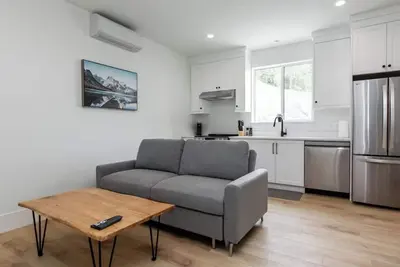 Image de Lakeside Living – New 1 Bedroom Retreat