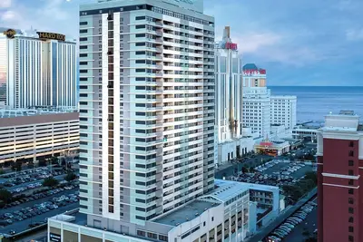 Image de Club Wyndham Skyline Tower, 2 Bedroom Deluxe Suite sleeps 6. A walk to the beach