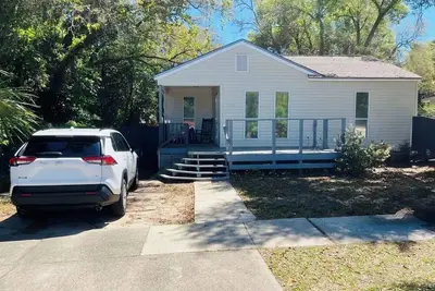 Image de Cozy private home close to downtown, beach, military base, golf