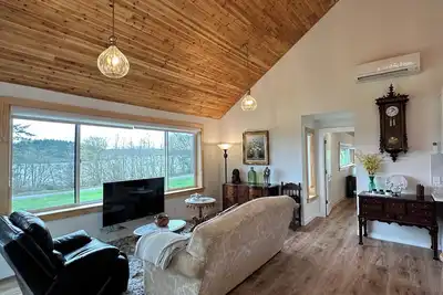 Image de Charming 2 beds and 2 baths beach house adjoining to deception pass park