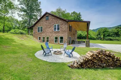 Image de Creekside Retreat w/ Mtn Views in Lambsburg!