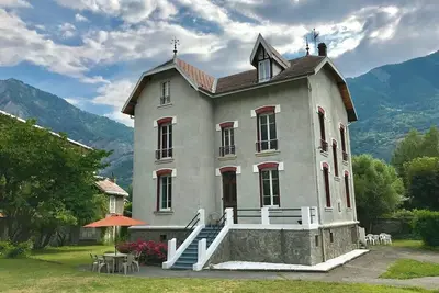 Image de Elegant House With Prime Bourg D’Oisans Location - Sleeps 12