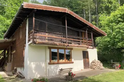 Image de Pezzainbaita. Chalet spacieux à 20 minutes du lac de côme. Oasis dans les bois