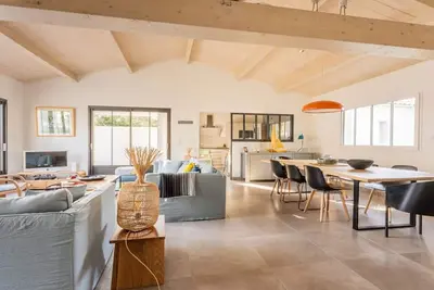 Image de Maison de plain-pied pour 8 pers. à La Flotte avec terrasse et parking
