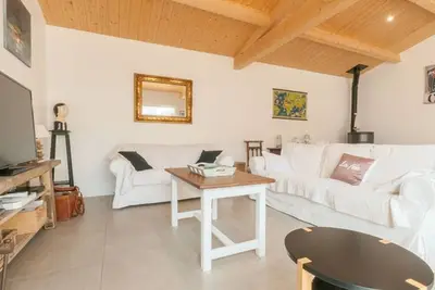 Image de Maison spacieuse à Le Bois-Plage-en-Ré avec terrasse et stationnement