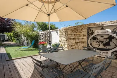 Image de Maison charmante avec WiFi près des plages et pistes cyclables