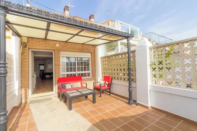 Malvabeach Family House, on the beach of Valencia