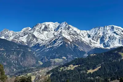Image de Bel appartement 4 pers, Mont Blanc, Parking, 40m2, bord de piste, idéal rando