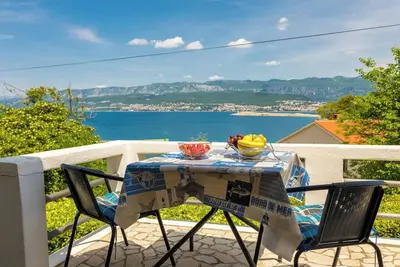 Image de Apartment Andjelko - sea view, 60 meters from the sea, pet-friendly, with balcony and terrace, free parking