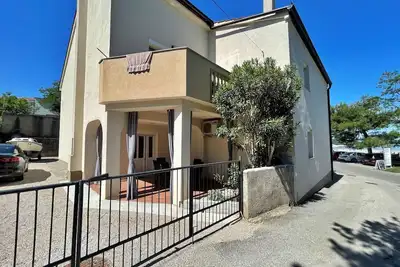 Image de Apartment Butkovic - seafront, 20 m from sea, pet-friendly, terrace, Bbq, washing machine