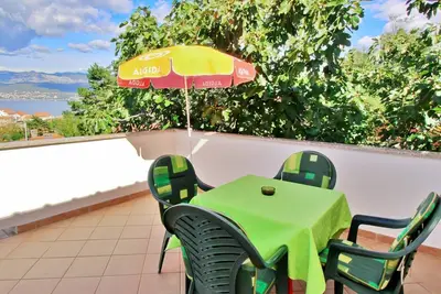 Image de Apartment Dragica - sea view, 280 m from sea, balcony, free parking, Bbq