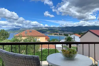 Image de Apartment Nevenka - 130 m from sea and beach, sea view, balcony, terrace, Bbq
