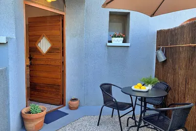 Image de Studio Apartment Savic - 90 m from the sea, ground floor, Wi-Fi, private parking, Bbq, close to the sandy beach