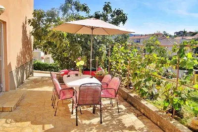 Image de Apartment Nidisa - 90 m from sea, town center, private parking, terrace, balcony