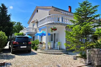 Image de Apartment Zlatica - 530 m from sea, terrace, Bbq, private parking