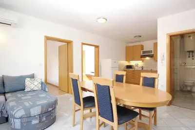 Image de Apartments Mikulan Nara B - with Balcony, 350 m from the Beach