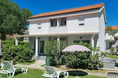 Image de Apartment complex Villas Corinthia 7 - 100m from the Beach, with Terrace, surrounded by Greenery