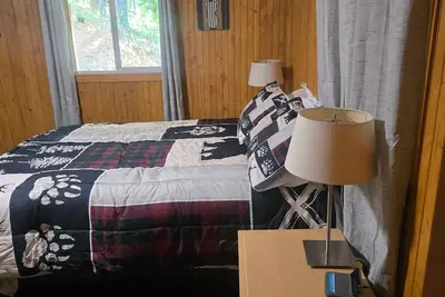 Charming 3-bedroom cabin in Sonora with WiFi and Ac