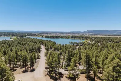 Image de Perfect for Families! Ping Pong, Shuffle Board, Horseshoes, Pet-Friendly